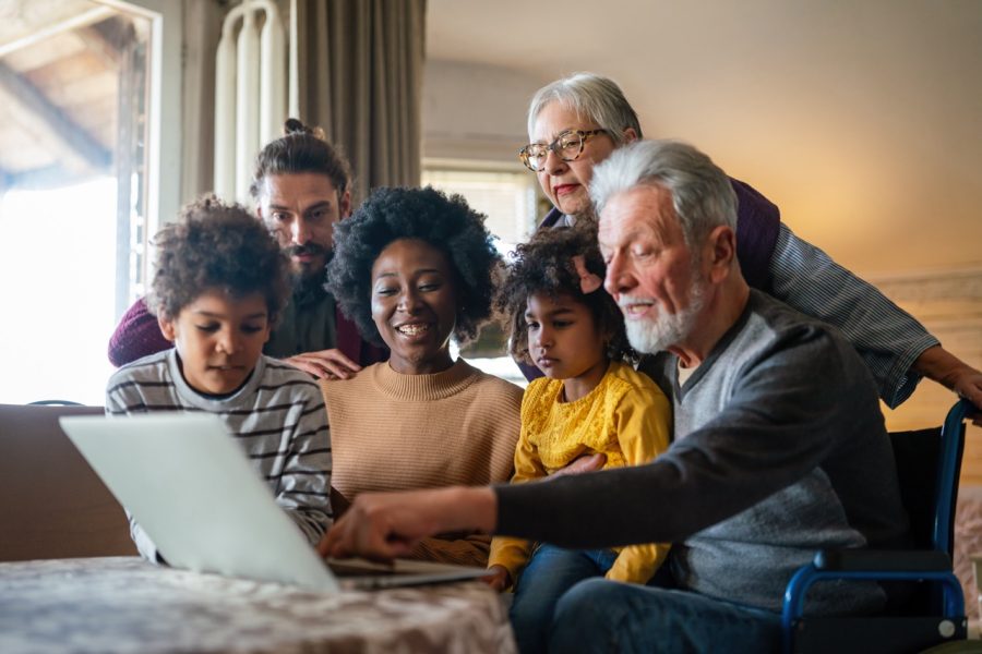 Digitaal nalatenschap bekijken met de familie